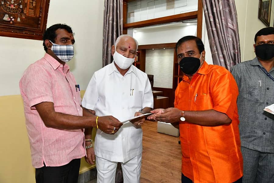 ಮುಖ್ಯಮಂತ್ರಿ ಬಿ.ಎಸ್. ಯಡಿಯೂರಪ್ಪ ಅವರಿಗೆ ಮನವಿ ಸಲ್ಲಿಸಿದ ಆರ್. ಪ್ರಭಾಕರ ರೆಡ್ಡಿ