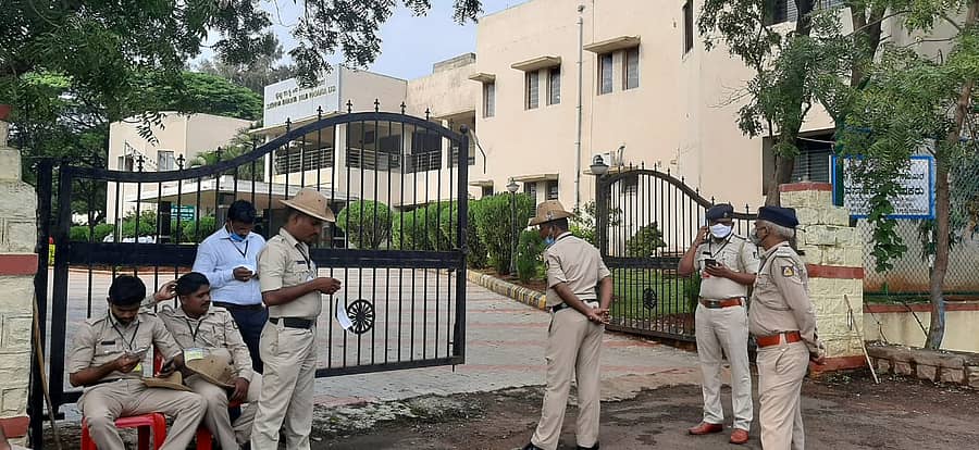 ವೈಮಾನಿಕ ಸಮೀಕ್ಷೆಯನ್ನು ಮುಖ್ಯಮಂತ್ರಿ ಯಡಿಯೂರಪ್ಪ ಮೊಟಕುಗೊಳಿಸಿದರು