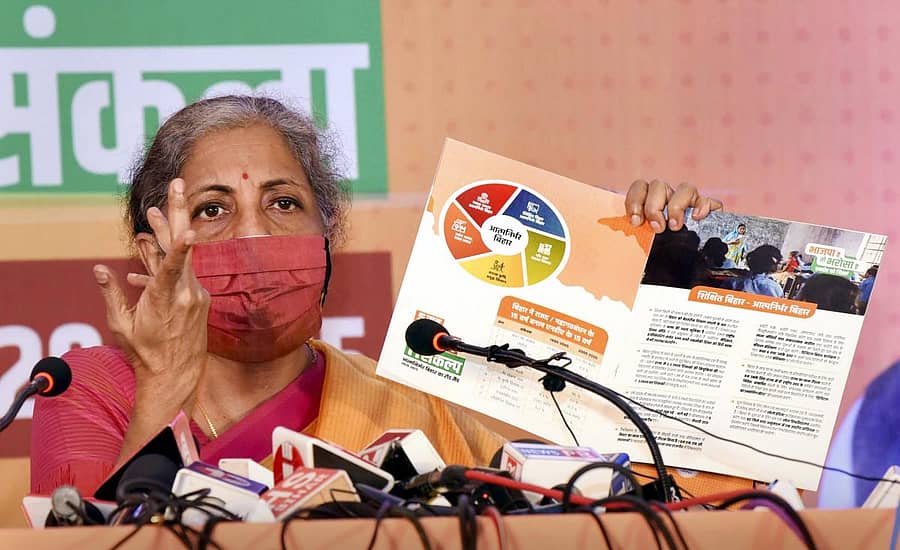 ಬಿಹಾರದ ಪಟ್ನಾದಲ್ಲಿ ಗುರುವಾರ ಪಕ್ಷದ ಪ್ರಣಾಳಿಕೆ ಬಿಡುಗಡೆ ಮಾಡಿದ ಕೇಂದ್ರ ಹಣಕಾಸು ಸಚಿವೆ ನಿರ್ಮಲಾ ಸೀತಾರಾಮನ್