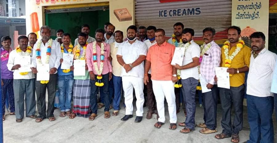 ಬೇತಮಂಗಲದ ಶೆಫರ್ಡ್ಸ್ ಇಂಡಿಯಾ ಇಂಟರ್ನ್ಯಾಷನಲ್ ಕೆಜಿಎಫ್ ತಾಲ್ಲೂಕು ಕಚೇರಿಯಲ್ಲಿ ತಾಲ್ಲೂಕು ಮತ್ತು ಹೋಬಳಿ ಘಟಕಕ್ಕೆ ನೂತನ ಪದಾಧಿಕಾರಿಗಳನ್ನು ಆಯ್ಕೆ ಮಾಡಲಾಯಿತು