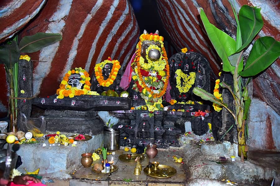 ಧರ್ಮದಗುಡ್ಡದಲ್ಲಿ ಚನ್ನಬಸವಣ್ಣನವರಿಗೆ ವಿಶೇಷ ಪೂಜೆ ಸಲ್ಲಿಸಲಾಯಿತು