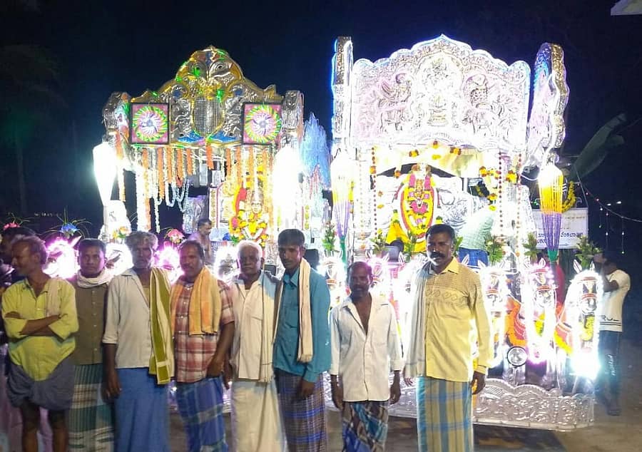 ದಸರಾ ಪ್ರಯುಕ್ತ ಬೈರಕೂರಿನಲ್ಲಿ ಗಂಗಮ್ಮ ಮತ್ತು ಯಲ್ಲಮ್ಮ ದೇವರ ಉತ್ಸವ ಮತ್ತು ಮೆರವಣಿಗೆ ನಡೆಯಿತು