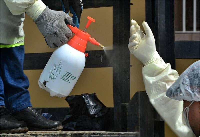 ಸೋಂಕು ನಿವಾರಕ ಸಿಂಪಡಿಸುತ್ತಿರುವುದು–ಸಾಂದರ್ಭಿಕ ಚಿತ್ರ