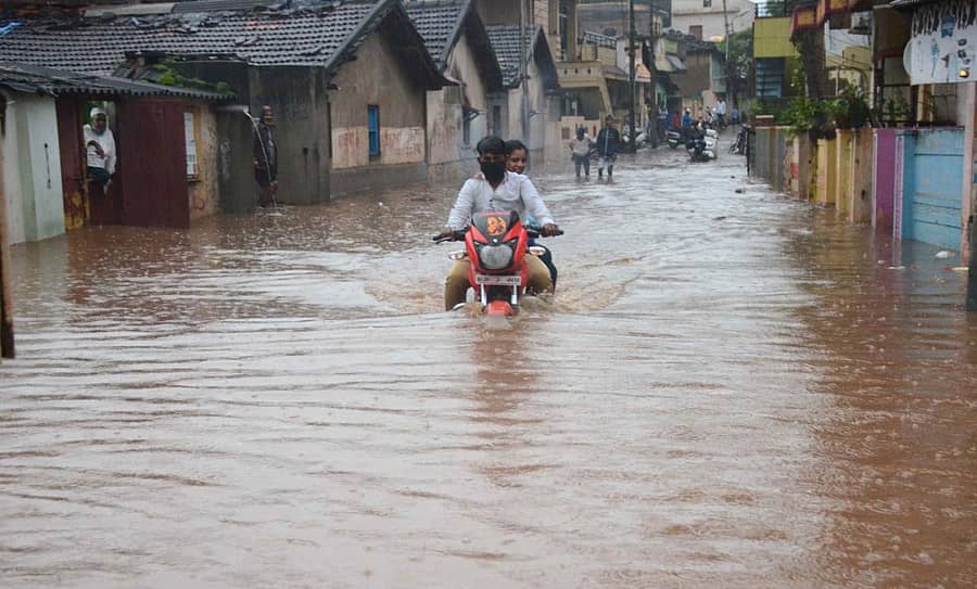 ಧಾರವಾಡದ ಹಾವೇರಿಪೇಟೆಯು ಇತ್ತೀಚೆಗೆ ಜಲಾವೃತವಾಗಿತ್ತು