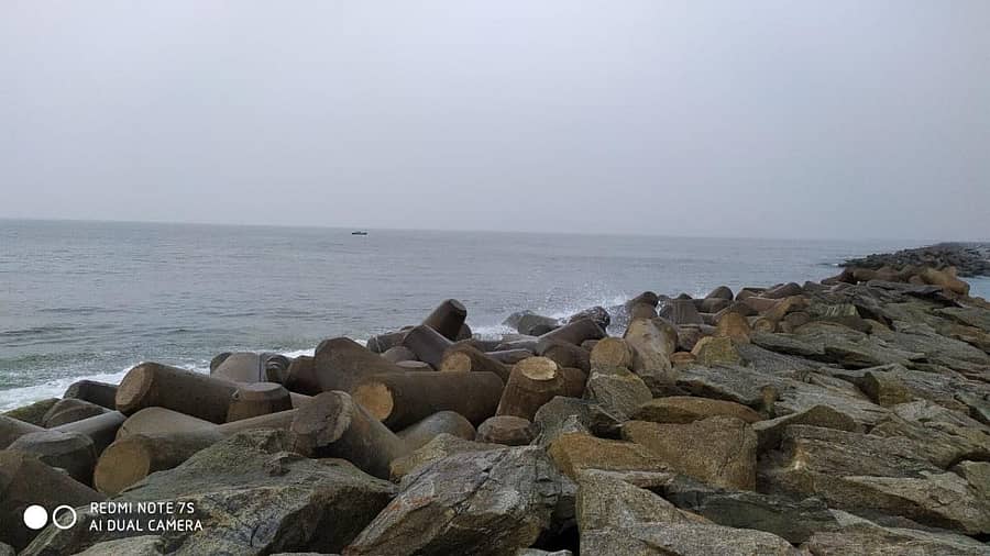 ಮರವಂತೆ ಬೀಚ್‌ನಲ್ಲಿ ನಿರ್ಮಿಸಿದ ಕರೆಗೋಡೆ