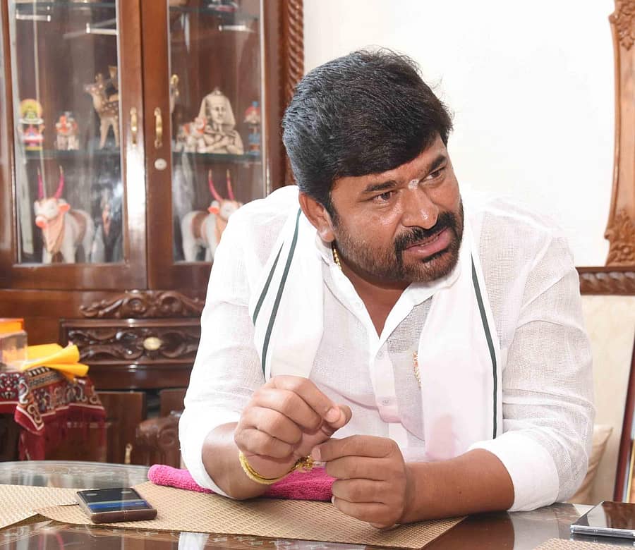 ವಿನಯ್ ಕುಲಕರ್ಣಿ