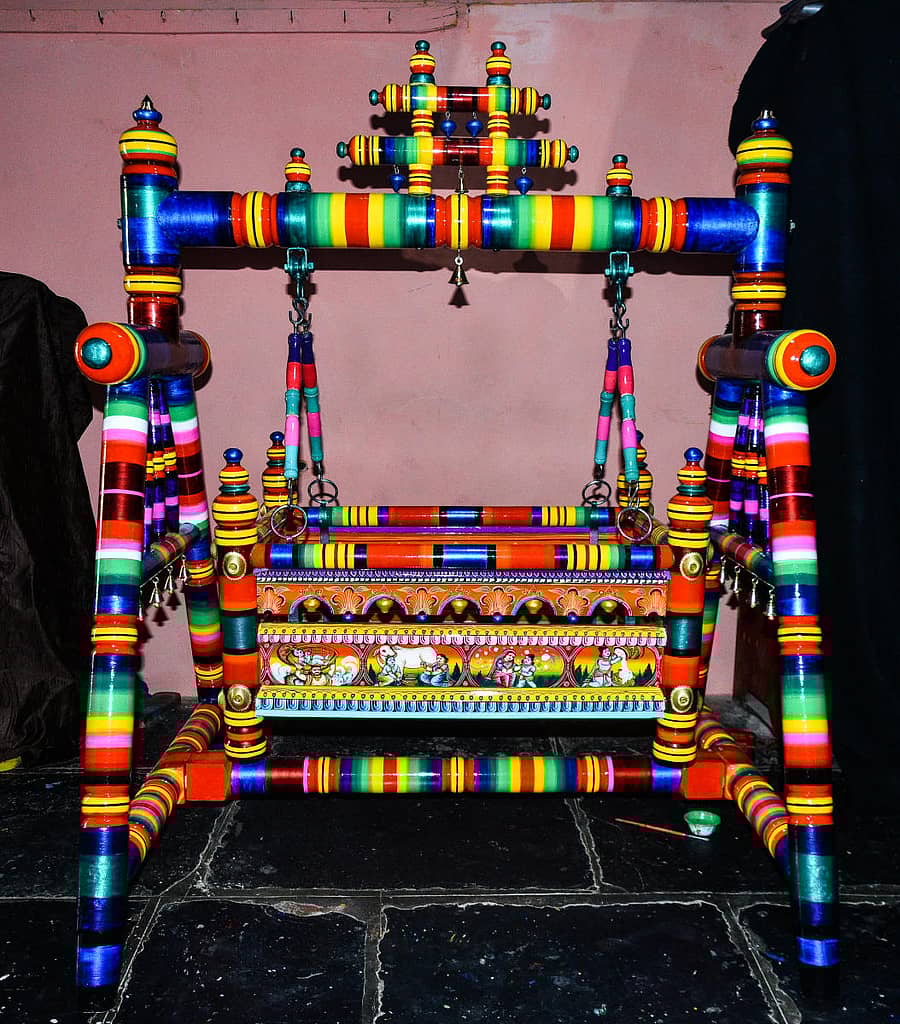 ನಟ ದಿವಂಗತ ಚಿರಂಜೀವಿ ಸರ್ಜಾ– ಮೇಘನಾರಾಜ್ ದಂಪತಿಯ ಪುತ್ರನಿಗೆ ಸಜ್ಜಾಗಿರುವ ಕಲಘಟಗಿ ತೊಟ್ಟಿಲು –ಪ್ರಜಾವಾಣಿ ಚಿತ್ರ/ತಾಜುದ್ದೀನ್ ಆಜಾದ್