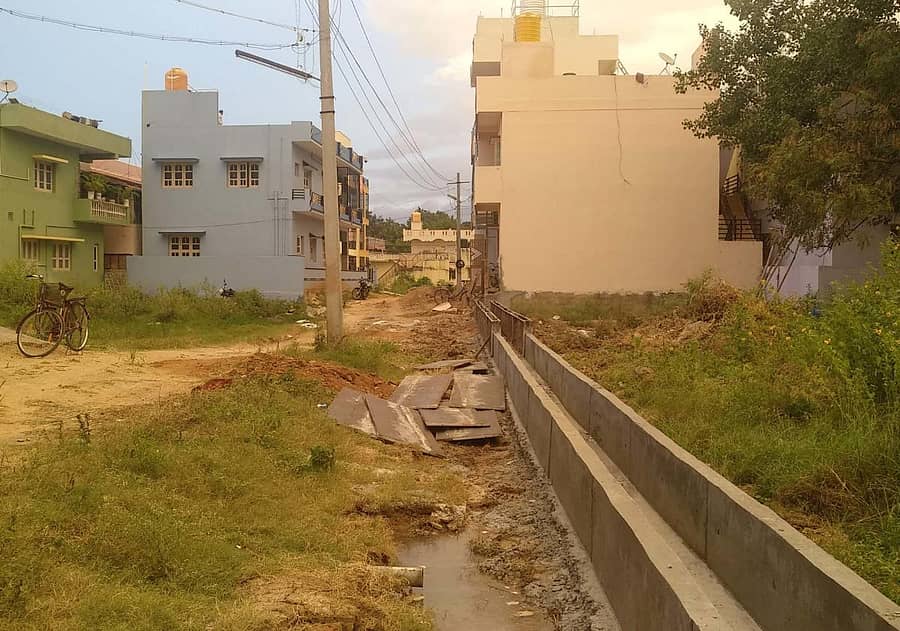 ಗೌರಿಬಿದನೂರಿನ 11ನೇ ವಾರ್ಡಿನಲ್ಲಿ ನಡೆಯುತ್ತಿರುವ ಚರಂಡಿ ಕಾಮಗಾರಿ