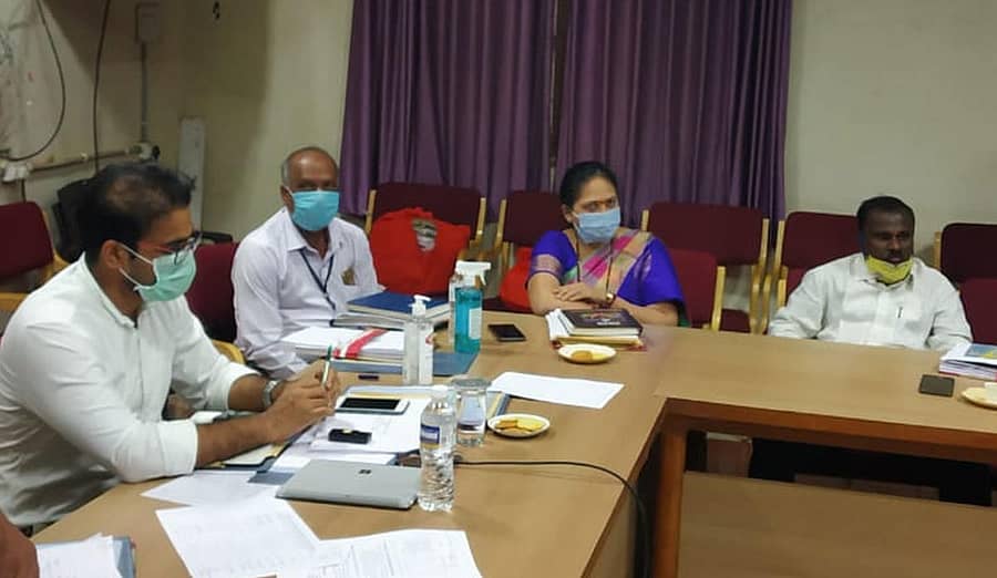 ಬೀದರ್ನಲ್ಲಿ ಜಿಲ್ಲಾ ಪಂಚಾಯಿತಿ ಮುಖ್ಯ ಕಾರ್ಯನಿರ್ವಾಹಕ ಅಧಿಕಾರಿ ಗ್ಯಾನೇಂದ್ರಕುಮಾರ ಗಂಗ್ವಾರ್ ಅಧ್ಯಕ್ಷತೆಯಲ್ಲಿ ವಿವಿಧ ಯೋಜನೆಗಳ ಫಲಾನುಭವಿಗಳ ಆಯ್ಕೆ ಸಮಿತಿ ಸಭೆ ನಡೆಯಿತು