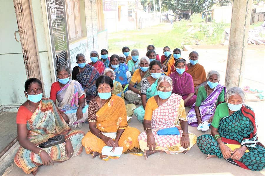 ಕೊಡಿಗೇನಹಳ್ಳಿ ಹೋಬಳಿ ಕಲಿದೇವಪುರ ಗ್ರಾಮದಲ್ಲಿ ಪಿಂಚಣಿದಾರರ ಪ್ರತಿಭಟನೆ ನಡೆಸಿದರು