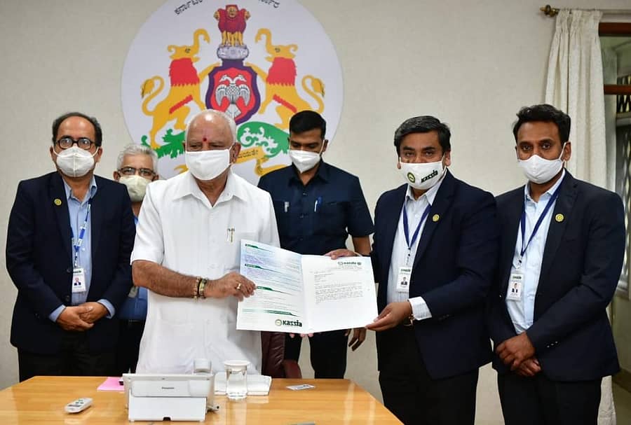 ಬಿ.ಎಸ್.ಯಡಿಯೂರಪ್ಪ ಅವರಿಗೆ ಕಾಸಿಯಾ ಅಧ್ಯಕ್ಷ ಕೆ.ಬಿ.ಅರಸಪ್ಪ ಮನವಿ ಸಲ್ಲಿಸಿದರು. ಪದಾಧಿಕಾರಿಗಳಾದ ಎನ್.ಆರ್.ಜಗದೀಶ್, ಪಿ.ಎನ್.ಜೈಕುಮಾರ್ ಇದ್ದರು