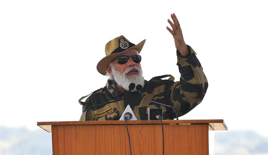 ಪ್ರಧಾನಮಂತ್ರಿ ನರೇಂದ್ರ ಮೋದಿ ಅವರು ಜೈಸಲ್ಮೇರ್ ಸಮೀಪದ ಲೊಂಗೇವಾಲದಲ್ಲಿ ಸೈನಿಕರೊಂದಿಗೆ ದೀಪಾವಳಿ ಆಚರಿಸುವ ವೇಳೆ ದೇಶವನ್ನುದ್ದೇಶಿಸಿ ಮಾತನಾಡಿದರು.