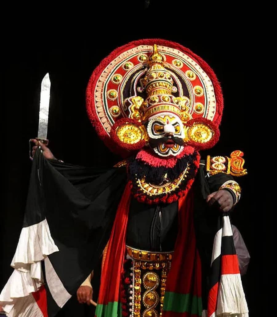 ಯಕ್ಷಗಾನದ ಬಣ್ಣದ ವೇಷ (ಸಾಂದರ್ಭಿಕ ಚಿತ್ರ)