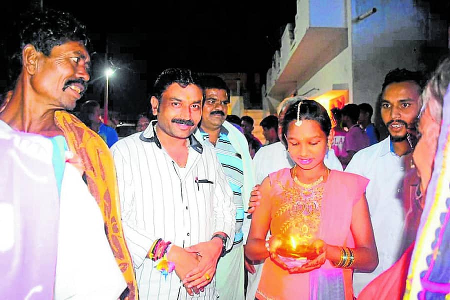 ಗೌರಿಬಿದನೂರು ತಾಲ್ಲೂಕಿನ ವಿವಿಧೆಡೆ ನಡೆದ ದೀಪಾವಳಿ ಹಬ್ಬದ ಆಚರಣೆಯ ಸಂಭ್ರಮ