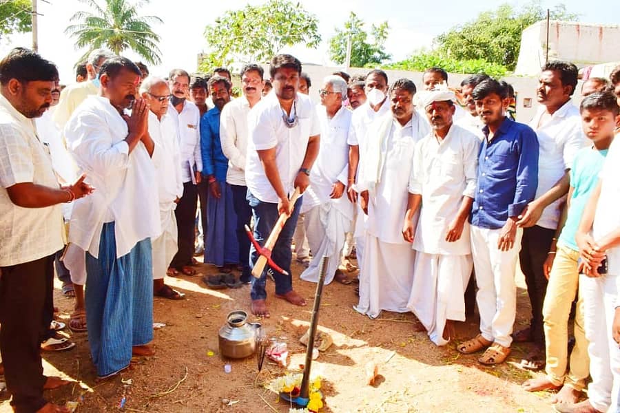 ಸುರಪುರ ತಾಲ್ಲೂಕಿನ ಚಿಗರಿಹಾಳ ಗ್ರಾಮದಲ್ಲಿ ಶಾಸಕ ರಾಜೂಗೌಡ ಶುದ್ಧ ಕುಡಿವ ನೀರು ಸರಬರಾಜು ಕಾಮಗಾರಿಗೆ ಗುರುವಾರ ಭೂಮಿ ಪೂಜೆ ನೆರವೇರಿಸಿದರು