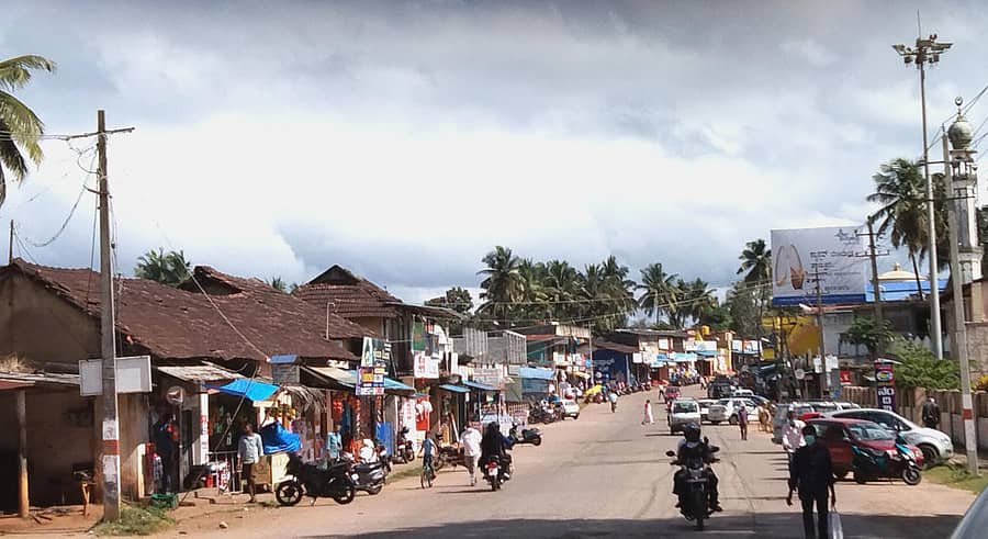 ನರಸಿಂಹರಾಜಪುರ ಪಟ್ಟಣದ ಪ್ರಮುಖ ಸ್ಥಳದ ಒಂದು ನೋಟ