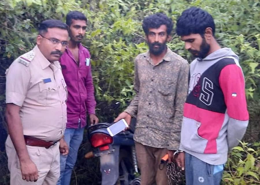 ಆರೋಪಿಗಳಾದ ಅರುಣ್ ಮತ್ತು ಮನ್ಸೂರ್ ಅವರನ್ನು ಪೊಲೀಸರು ಬಂಧಿಸಿದ್ದಾರೆ