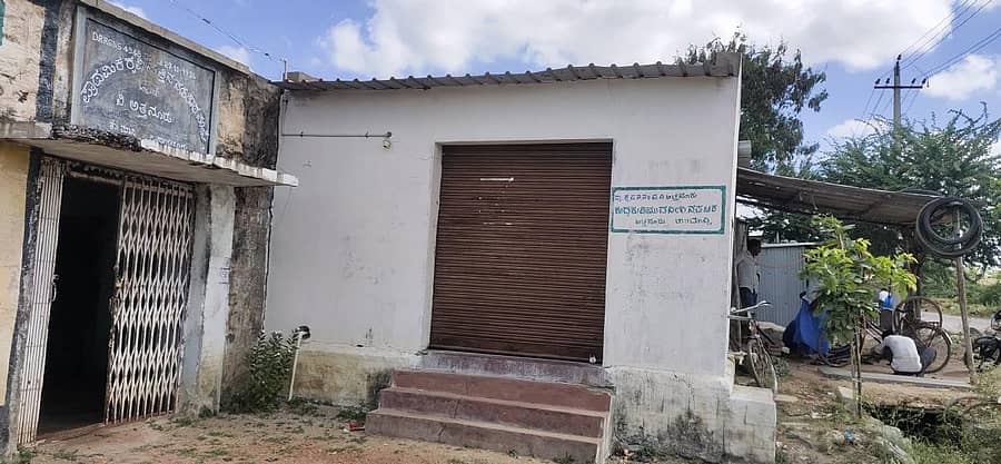 ರಾಯಚೂರು ಜಿಲ್ಲೆಯ ಅತ್ತನೂರ ಗ್ರಾಮದಲ್ಲಿ ನಿರುಪಯುಕ್ತವಾಗಿರುವ ಶುದ್ಧ ಕುಡಿಯುವ ನೀರಿನ ಘಟಕ