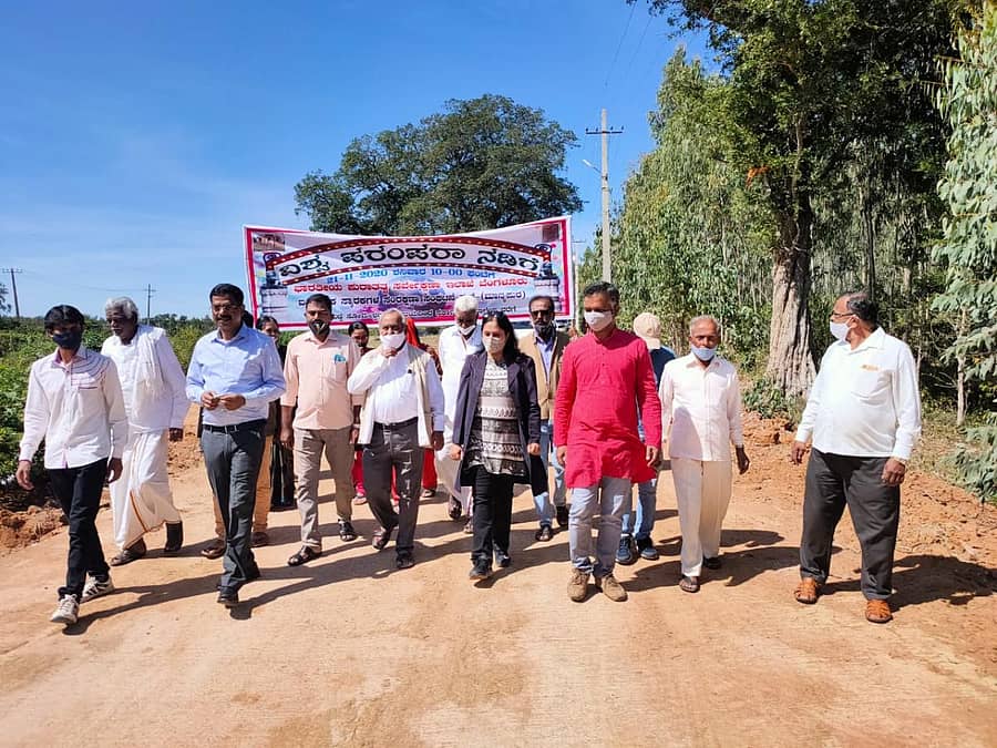 ಪರಂಪರಾ ನಡಿಗೆಯಲ್ಲಿ ಪಾಲ್ಗೊಂಡಿದ್ದ ಗಣ್ಯರು