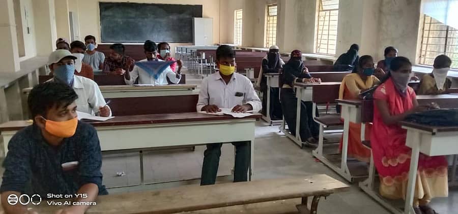 ಯಾದಗಿರಿಯ ಪದವಿ ಮಹಾವಿದ್ಯಾಲಯದಲ್ಲಿ ಕಡಿಮೆ ಸಂಖ್ಯೆಯಲ್ಲಿ ವಿದ್ಯಾರ್ಥಿಗಳು ಹಾಜರಾಗಿರುವುದು