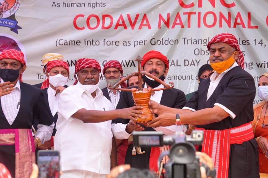 ಕೊಡವ ನ್ಯಾಷನಲ್ ಕೌನ್ಸಿಲ್ ಅಧ್ಯಕ್ಷ ಎನ್.ಯು.ನಾಚಪ್ಪ ಅವರನ್ನು ಸನ್ಮಾನಿಸಲಾಯಿತು