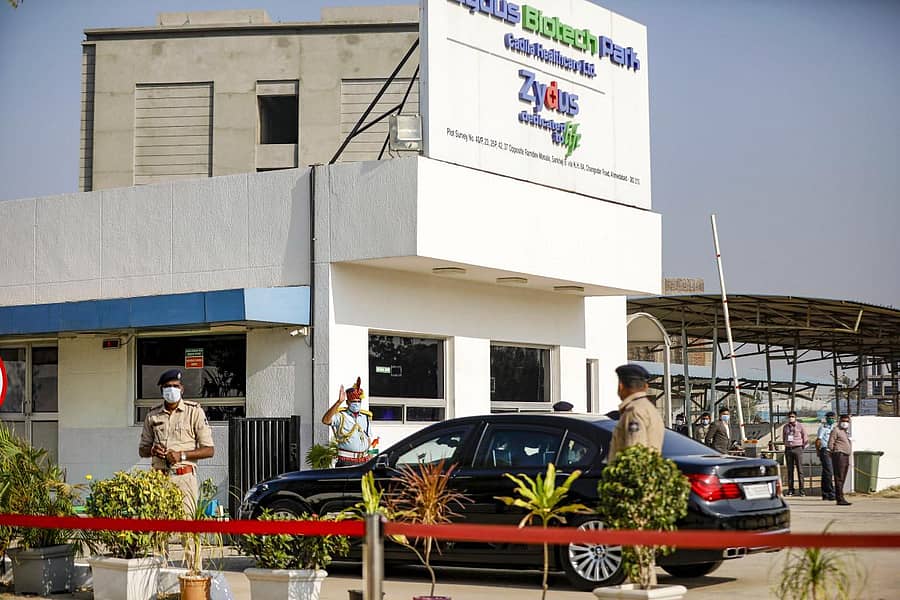 ಅಹಮದಾಬಾದ್ನಲ್ಲಿ ಇರುವ ಜೈಡಸ್ ಬಯೋಟೆಕ್ ಪಾರ್ಕ್ಗೆ ಶನಿವಾರ ಪ್ರಧಾನಿ ನರೇಂದ್ರ ಮೋದಿ ಆಗಮಿಸಿದ ಸಂದರ್ಭ