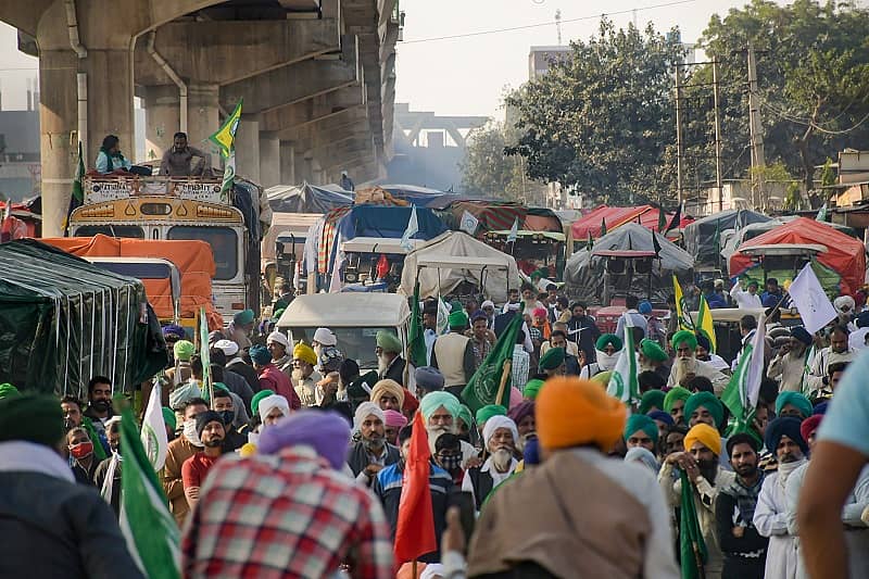 ನೂತನ ಕೃಷಿ ಕಾನೂನು ವಿರೋಧಿಸಿ ನವದೆಹಲಿಯ ಟಿಕ್ರಿ ಗಡಿಯಲ್ಲಿ ರೈತರು ಪ್ರತಿಭಟನೆ ನಡೆಸುತ್ತಿದ್ದಾರೆ.