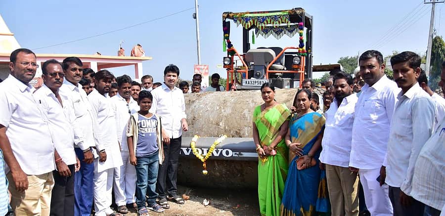 ಉದನೂರು ಗ್ರಾಮದಲ್ಲಿ ₹ 4.87 ಕೋಟಿ ಮೊತ್ತದ ಕಾಮಗಾರಿಗಳಿಗೆ ಕೆಕೆಆರ್ಡಿಬಿ ಅಧ್ಯಕ್ಷ ದತ್ತಾತ್ರೇಯ ಪಾಟೀಲ ರೇವೂರ ಚಾಲನೆ ನೀಡಿದರು