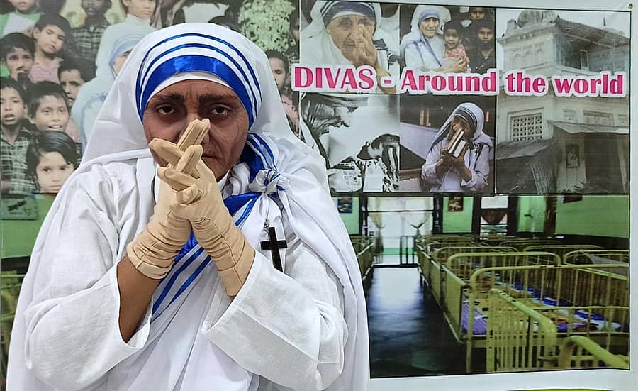 ಮದರ್ ತೆರೆಸಾ ವೇಷದಲ್ಲಿ ಪ್ರಾಪ್ತಿ ಅರಳಿ