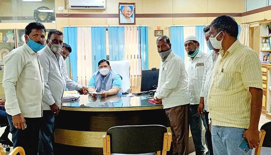 ನದಾಫ/ಪಿಂಜಾರ ಅಭಿವೃದ್ಧಿ ನಿಗಮ ಸ್ಥಾಪಿಸಬೇಕು ಎಂದು ಹಾವೇರಿ ಜಿಲ್ಲಾ ಪಿಂಜಾರ ಮುಖಂಡರು ಜಿಲ್ಲಾಧಿಕಾರಿಗೆ ಮನವಿ ಸಲ್ಲಿಸಿದರು