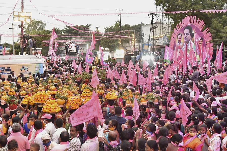 ಚುನಾವಣಾ ಪ್ರಚಾರದಲ್ಲಿ ಟಿಆರ್ಎಸ್ ಕಾರ್ಯಕರ್ತರು–ಸಾಂದರ್ಭಿಕ ಚಿತ್ರ