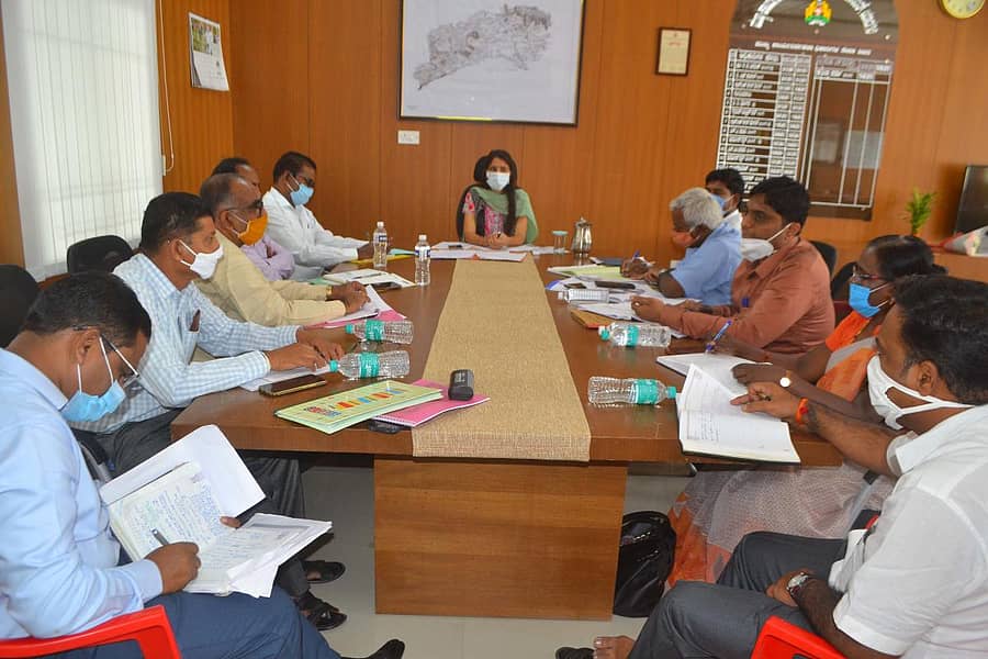 ಜಿಲ್ಲಾ ಸ್ವೀಪ್ ಸಮಿತಿ ಹಾಗೂ ನೂತನ ಮತದಾರರ ನೋಂದಣಿ ಕುರಿತಂತೆ ಬುಧವಾರ ನಡೆದ ಸಭೆಯಲ್ಲಿ ಸಿಇಒ ಶಿಲ್ಪಾ ಶರ್ಮಾ ಮಾತನಾಡಿದರು