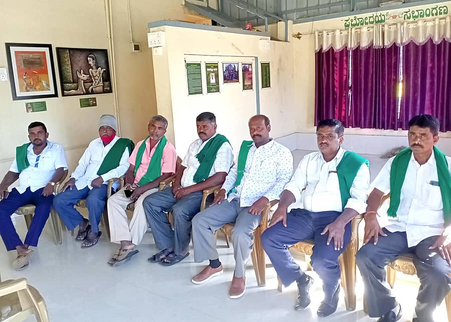 ಪತ್ರಿಕಾಗೋಷ್ಠಿಯಲ್ಲಿ ರೈತ ಸಂಘದ ಮುಖಂಡರು ಭಾಗವಹಿಸಿದ್ದರು
