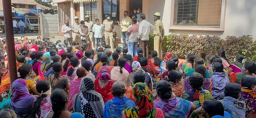 ಬೆಳಗಾವಿಯಲ್ಲಿ ಗ್ರಾಮೀಣ ಕೂಲಿ ಕಾರ್ಮಿಕರ ಸಂಘಟನೆಯವರು ಶಾಸಕ ಅಭಯ ಪಾಟೀಲ ಅವರಿಗೆ ಸೋಮವಾರ ಮನವಿ ಸಲ್ಲಿಸಿದರು