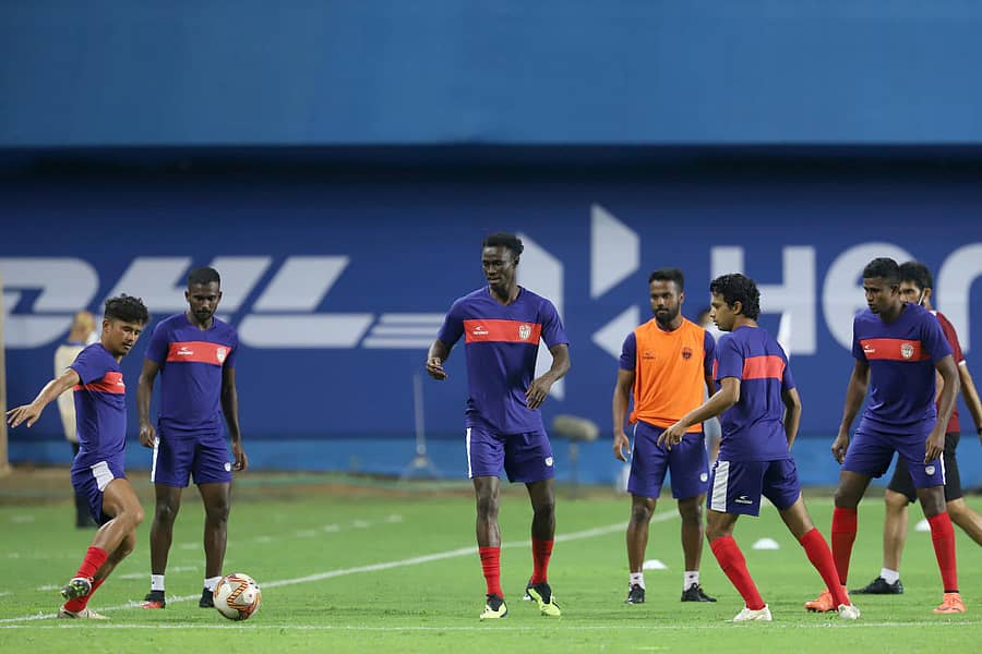 ನಾರ್ತ್ ಈಸ್ಟ್ ಯುನೈಟೆಡ್ ತಂಡದ ಆಟಗಾರರು ಅಭ್ಯಾಸ ಮಾಡಿದರು –ಐಎಸ್ಎಲ್ ಮೀಡಿಯಾ ಚಿತ್ರ