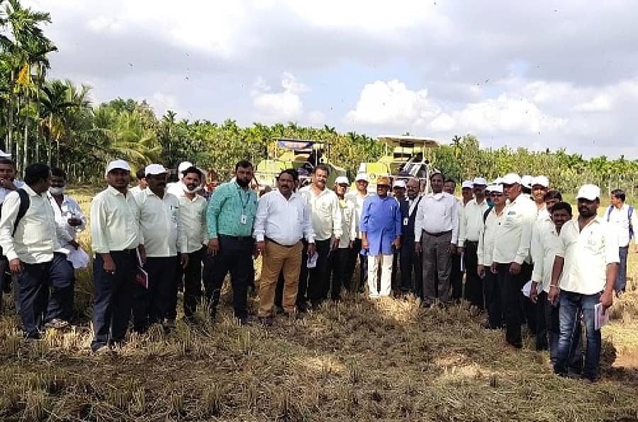 ಚನ್ನಗಿರಿ ತಾಲ್ಲೂಕಿನ ಕತ್ತಲಗೆರೆ ಕೃಷಿ ಮತ್ತು ತೋಟಗಾರಿಕಾ ಸಂಶೋಧನಾ ಕೇಂದ್ರದಲ್ಲಿ ಗುರುವಾರ ಯಾಂತ್ರೀಕೃತ ಭತ್ತ ಬೇಸಾಯ ಪದ್ಧತಿ ಕ್ಷೇತ್ರೋತ್ಸವ ನಡೆಯಿತು