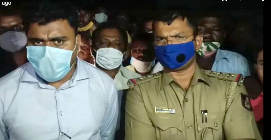 ಪಾಲ್‌ಪಾಲ್‌ದಿನ್ನೆ ಕಾಲೊನಿ ಗ್ರಾಮಸ್ಥರೊಂದಿಗೆ ನಡೆದ ಸಭೆಯಲ್ಲಿ ತಹಶೀಲ್ದಾರ್‌ ಟಿ.ಎಸ್‌.ಶಿವರಾಜ್‌ ಮಾತನಾಡಿದರು