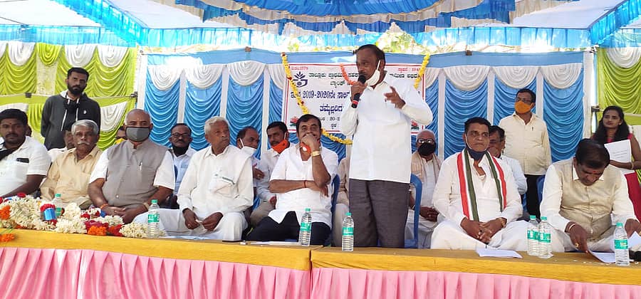 ಬಿಜೆಪಿ ಹಿರಿಯ ಮುಖಂಡ ಜೆ. ನರಸಿಂಹಸ್ವಾಮಿ ಮಾತನಾಡಿದರು