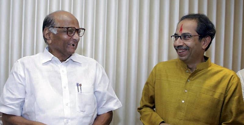 ಎನ್ಸಿಪಿ ನಾಯಕ ಶರದ್ ಪವಾರ್ ಮತ್ತು ಮಹಾರಾಷ್ಟ್ರ ಮುಖ್ಯಮಂತ್ರಿ ಉದ್ಧವ್ ಠಾಕ್ರೆ