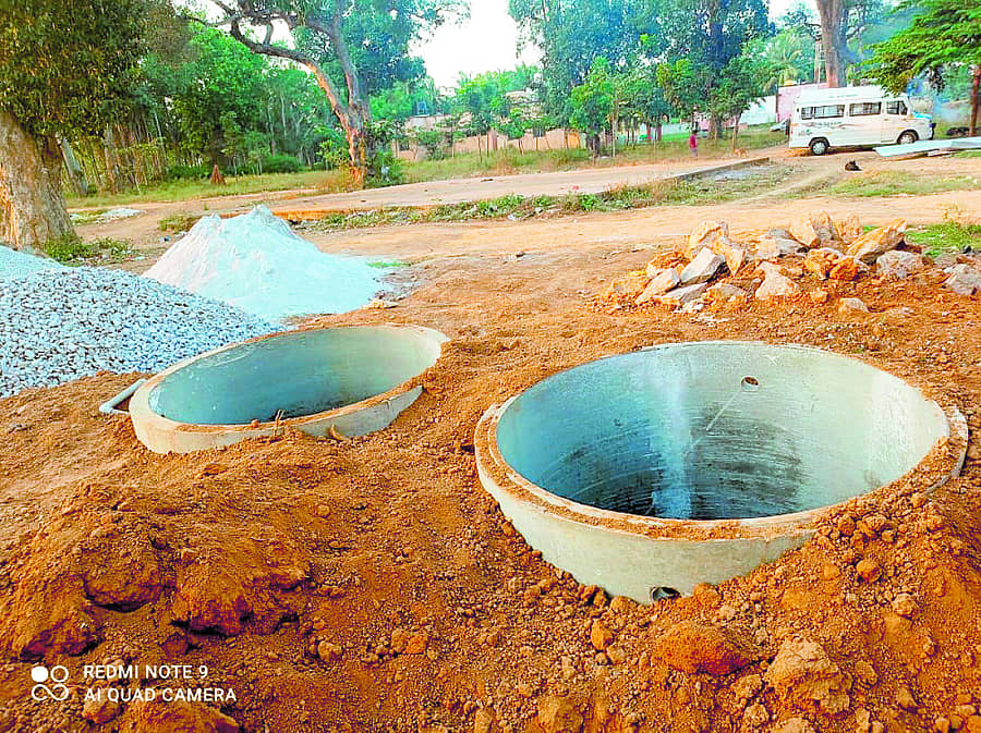 ಬಾಯ್ತೆರೆದು ಅಪಾಯಕ್ಕೆ ಆಹ್ವಾನ ನೀಡುವ ಸಂಪ್ಗಳು