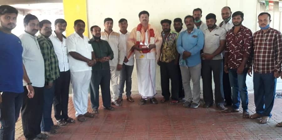 ಗಾಣಿಗ ಸಮುದಾಯದ ಮುಖಂಡ ಜಿ.ಎನ್.ವೇಣುಗೋಪಾಲ್ ಅವರನ್ನು ಅಭಿನಂದಿಸಿದ ಗಾಣಿಗ ಸಂಘದ ಪದಾಧಿಕಾರಿಗಳು