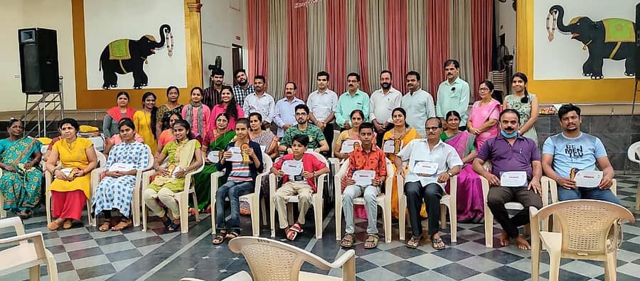 ಮಲ್ಪೆಯ ನಾರಾಯಣ ಗುರುಭವನದಲ್ಲಿ ಈಚೆಗೆ ತುಳು ಲಿಪಿ ಕಾರ್ಯಾಗಾರದಲ್ಲಿ ಉತ್ತಮ ಅಂಕ ಪಡೆದವರನ್ನು ಸನ್ಮಾನಿಸಲಾಯಿತು