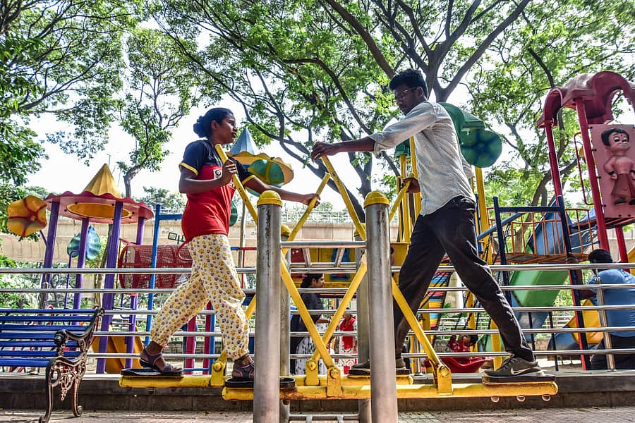 ಉದ್ಯಾನದಲ್ಲಿ ಅಳವಡಿಸಲಾಗಿರುವ ವ್ಯಾಯಾಮ ಸಾಧನಗಳು–ಸಾಂದರ್ಭಿಕ ಚಿತ್ರ