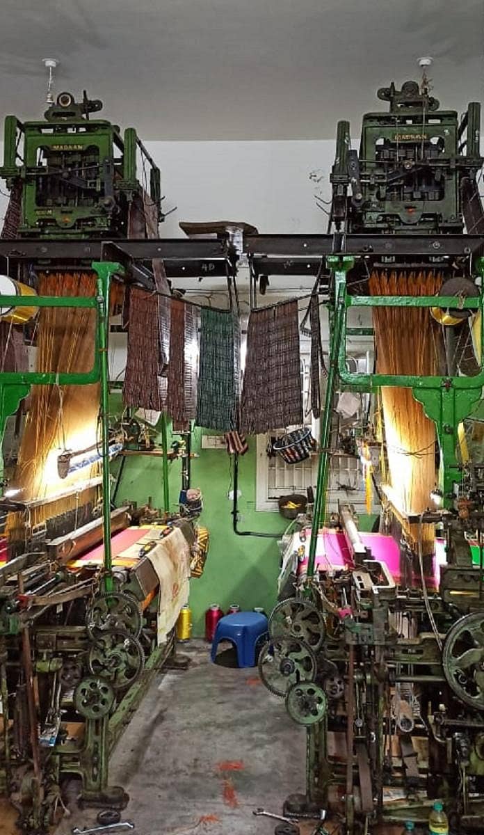 ಬೆಂಗಳೂರಿನ ಗೊಟ್ಟಿಗೆರೆಯ ವೀವರ್ಸ್ ಕಾಲೊನಿಯಲ್ಲಿರುವ ವಿದ್ಯುತ್ ಮಗ್ಗ