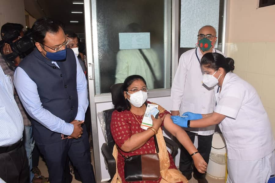 ಕೋವಿಡ್ ಲಸಿಕೆ ಪೂರ್ವಾಭ್ಯಾಸಕ್ಕೆ ಜಿಲ್ಲಾಧಿಕಾರಿ ನಿತೇಶ್ ಕೆ ಪಾಟೀಲ ಶುಕ್ರವಾರ ಚಾಲನೆ ನೀಡಿದರು.