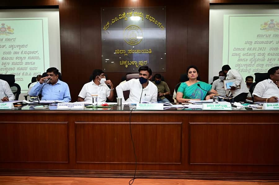 ಸಭೆಯಲ್ಲಿ ಭಾಗವಹಿಸಿದ್ದ ಸಚಿವರು ಹಾಗೂ ಶಾಸಕರು