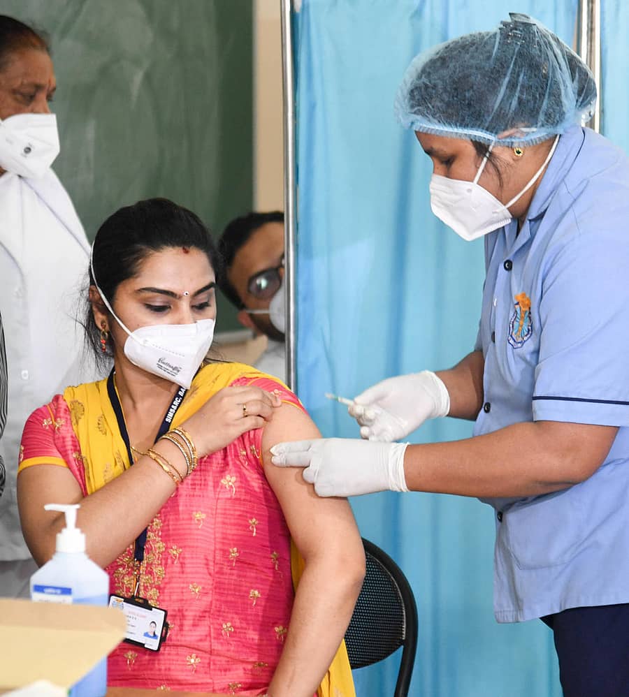 ಸಪ್ತಗಿರಿ ವೈದ್ಯಕೀಯ ಕಾಲೇಜಿನಲ್ಲಿ ಲಸಿಕೆಯ ತಾಲೀಮು ನಡೆಸಲಾಯಿತು. –ಪ್ರಜಾವಾಣಿ ಚಿತ್ರ