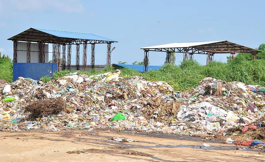ಹಾವೇರಿ ತಾಲ್ಲೂಕು ಗೌರಾಪುರ ಸಮೀಪದ ಘನತ್ಯಾಜ್ಯ ವಿಲೇವಾರಿ ಘಟಕದ ಆವರಣದಲ್ಲೇ ಮೃತಪ್ರಾಣಿಗಳನ್ನು ಹೂಳಲಾಗುತ್ತದೆ
