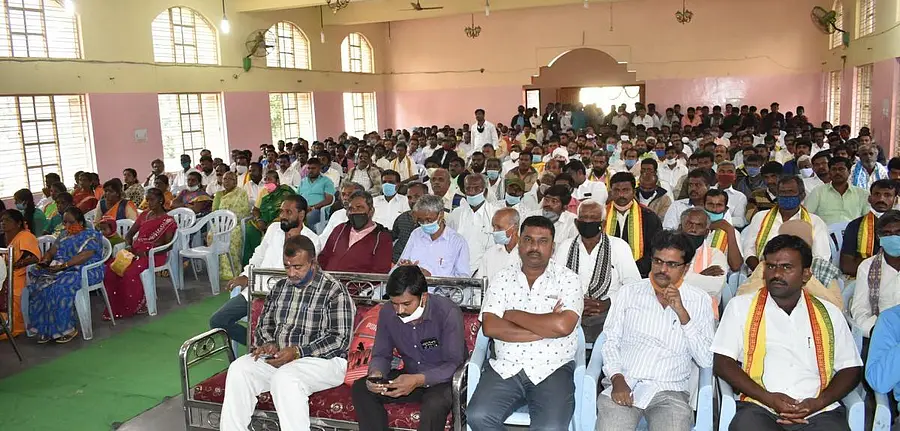 ಕುರುಬರ ಎಸ್‌.ಟಿ ಮೀಸಲಾತಿ ಹೋರಾಟದ ಸಂಬಂಧ ಕೋಲಾರದಲ್ಲಿ ಮಂಗಳವಾರ ನಡೆದ ಪೂರ್ವಭಾವಿ ಸಭೆಯಲ್ಲಿ ಕುರುಬ ಸಮುದಾಯವರು ಪಾಲ್ಗೊಂಡರು.