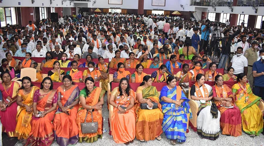 ಸಮಾವೇಶದಲ್ಲಿ ಪಾಲ್ಗೊಂಡಿದ್ದ ಜನಸ್ತೋಮ